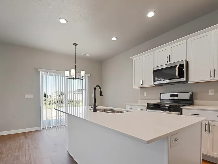 3525 S 4250 W — Photo 4