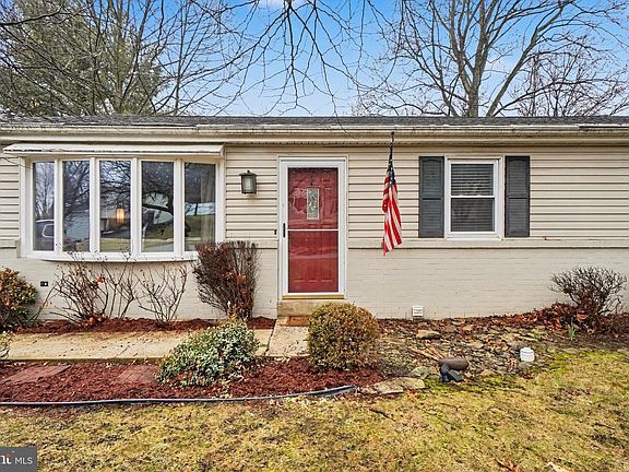 3rd image of 6406 Cannon Dr