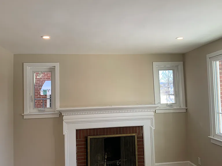 721 N Edison St — Photo 3
