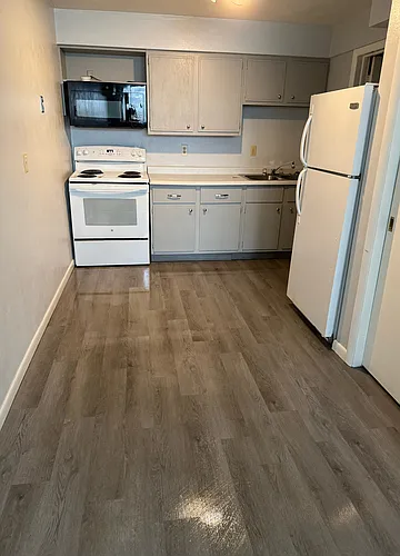 770 University Ave #3 Photo 1