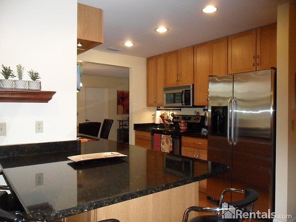 4th image of 2514 Chateau Dr