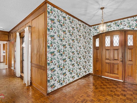 4th image of 1305 Wisteria Ln