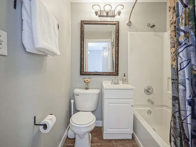 17 N Randolph St — Photo 12
