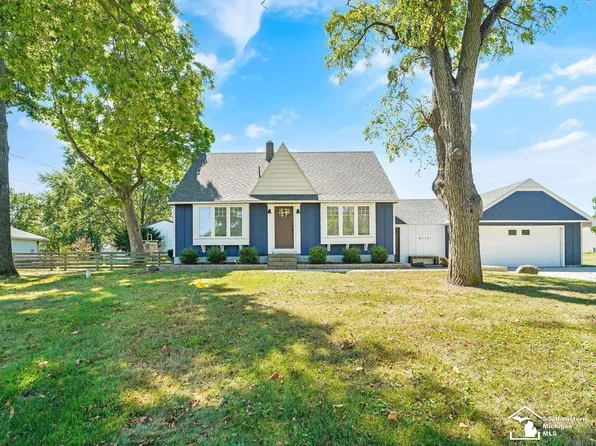 9115 Whiteford Center Rd, Ottawa Lake, MI 49267