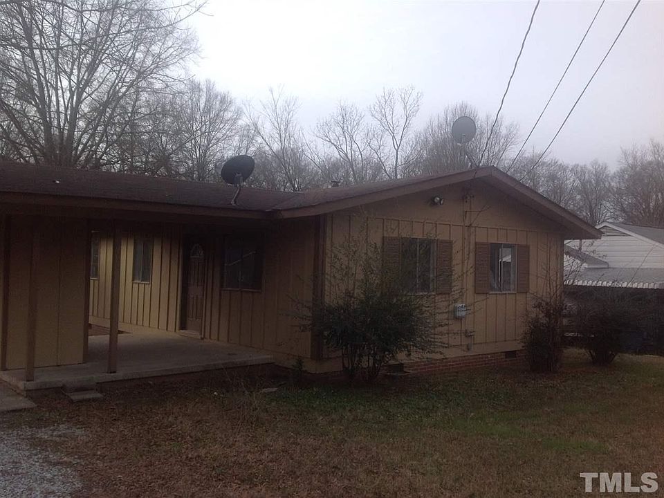 2nd image of 2710 Owen St