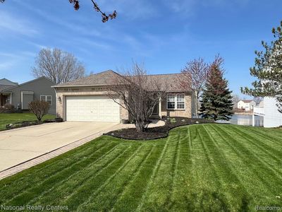 693 Deer Path Trl, Waterford, MI, 48327