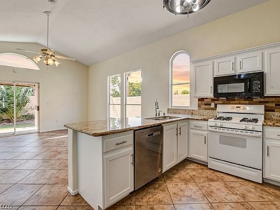 5th image of 9530 Redstar St