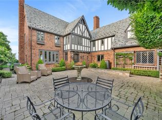 17852 Lake Rd, Lakewood, OH