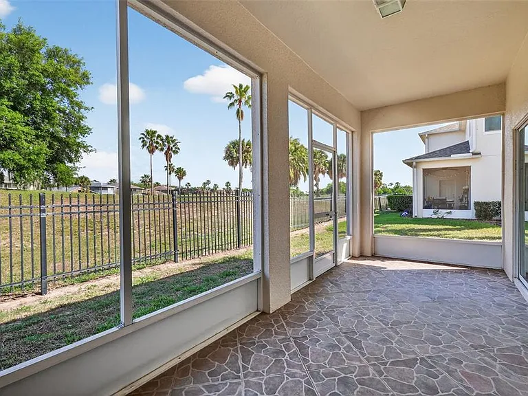 1323 Priory Cir — Photo 34