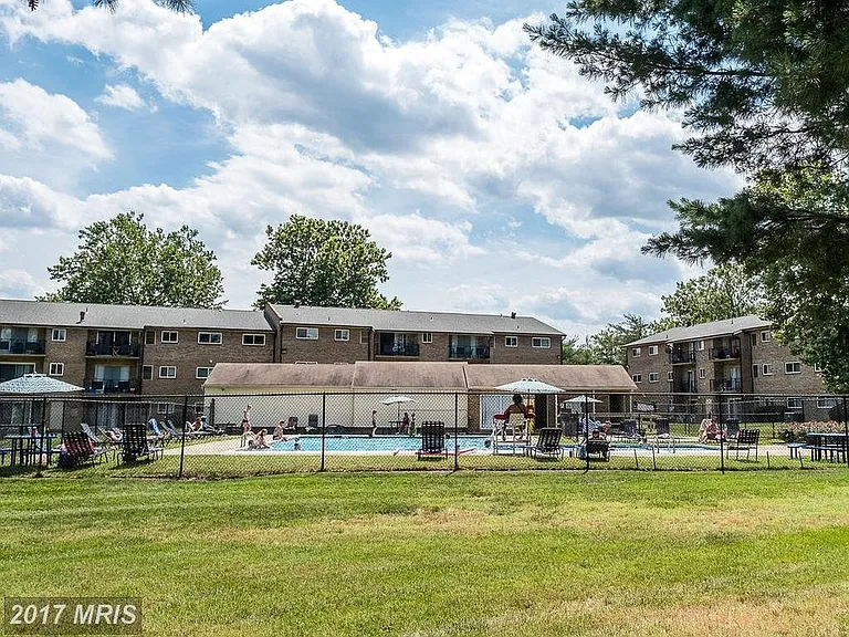 355 Gatewater Ct — Photo 6