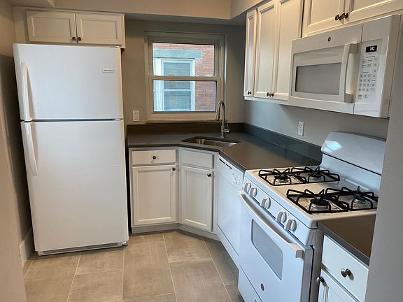 3rd image of 4131 Millsbrae Ave Floor 2