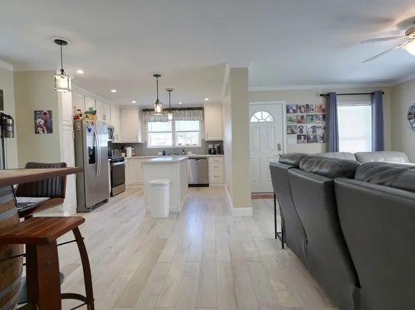 23 Indian Trl, Plymouth, MA 02360