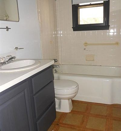 5th image of 448 N Glenellen Ave