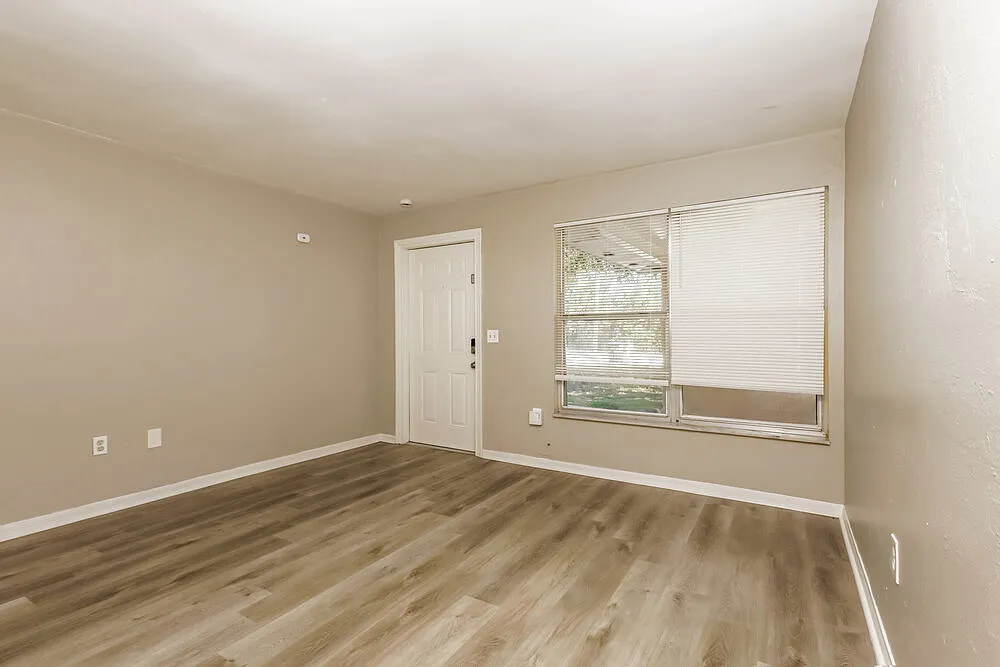 3 bed, 2.0 bath, 1050 sqft, $1,625 — Photo 4