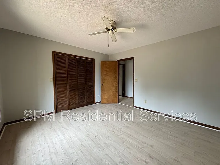 513 Edgewater Club Rd — Photo 17