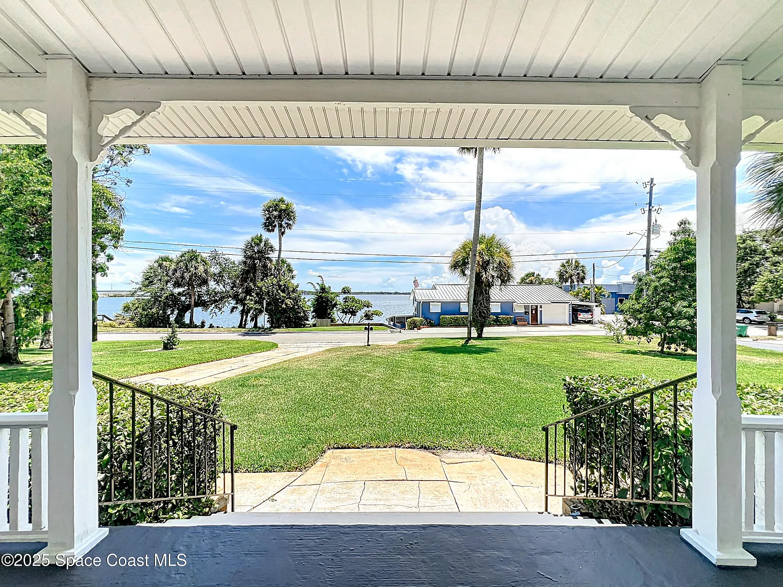 3 bed, 1.5 bath, 2808 sqft, $2,550 — Photo 3