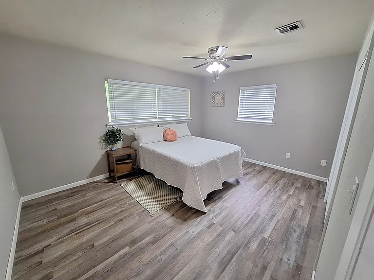 821 Princeton Rd — Photo 9