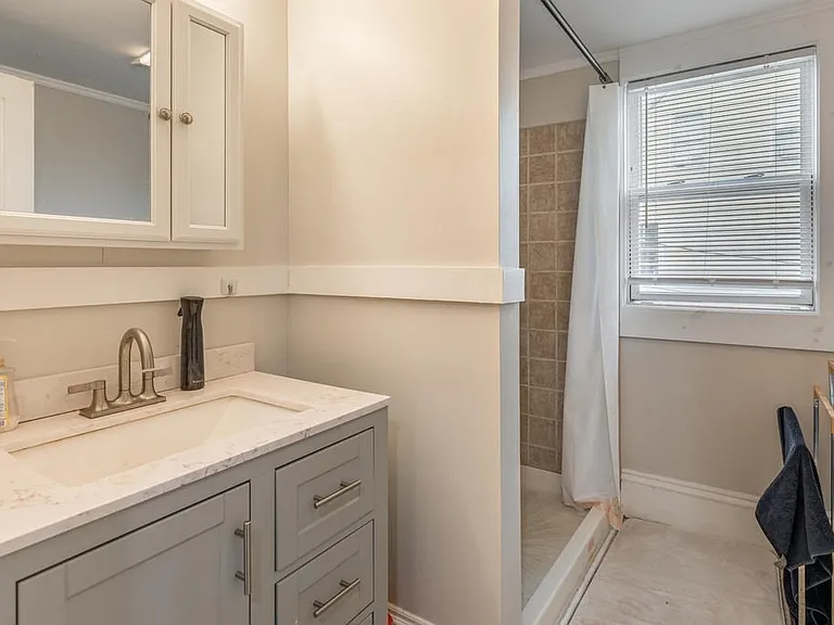 111 Chestnut St #1 — Photo 23