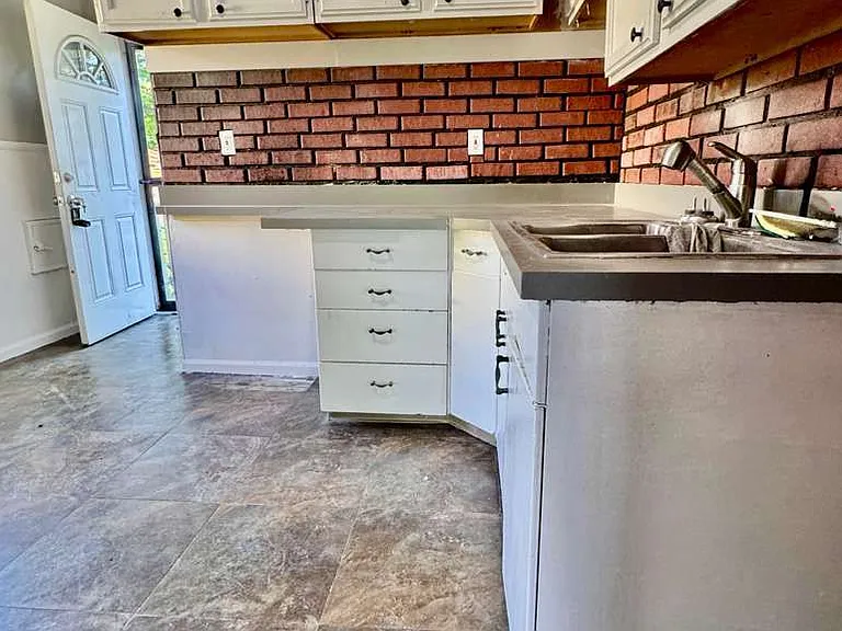 17001 Lipton Ave — Photo 12