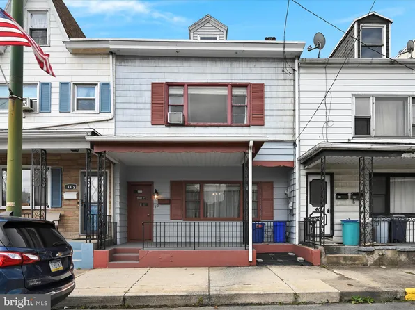 42 S 2nd St, Saint Clair, PA 17970