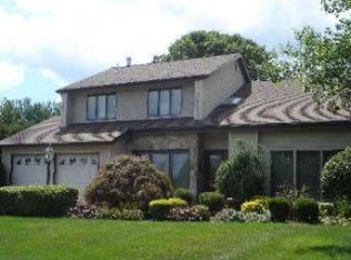 20 Eastwood Pl, Commack, NY 11725