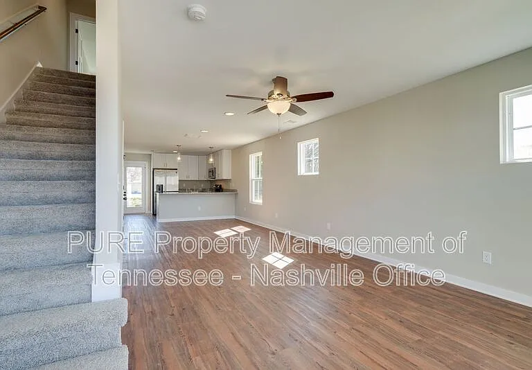 600 Hadley Village Blvd — Photo 3