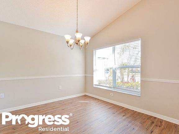 4th image of 2832 Afton Cir