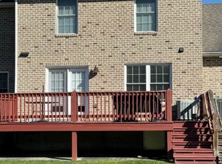 103 Meadowcreek Dr, Chambersburg, PA 17202