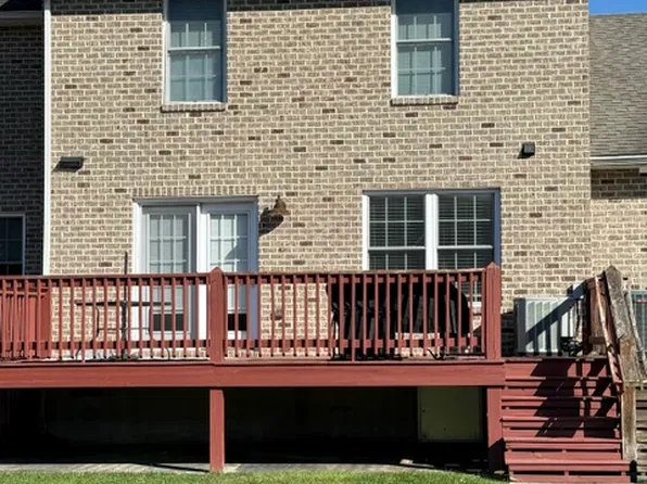 103 Meadowcreek Dr, Chambersburg, PA 17202
