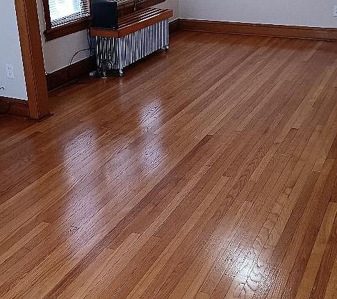 4th image of 1940 Clarence Ave #2