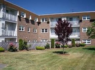 114 Harcourt Ave APT 1, Pawtucket, RI 02861