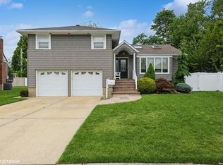 3189 Birch Dr, Wantagh, NY 11793