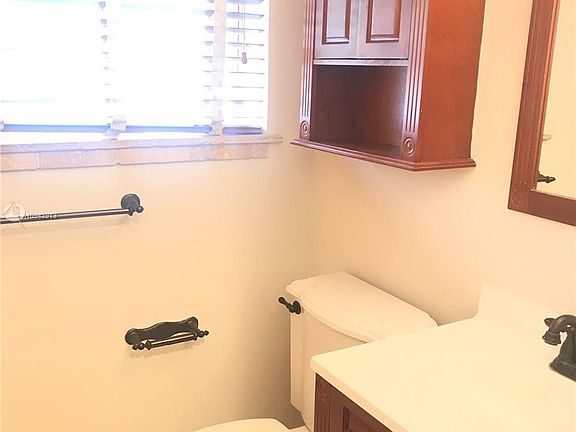 4th image of 35 Antilla Ave APT 12