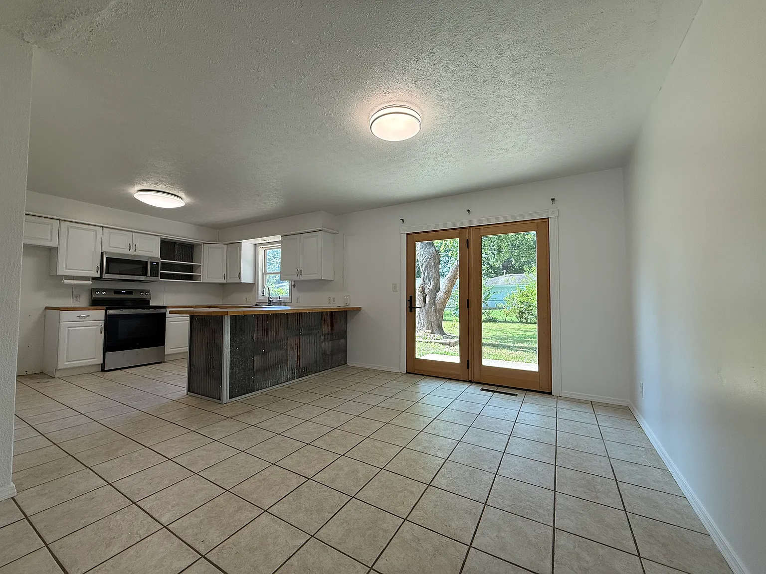 3 bed, 1274 sqft, $1,650 — Photo 4