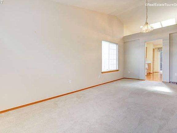 4th image of 2097 NE 2nd Ave