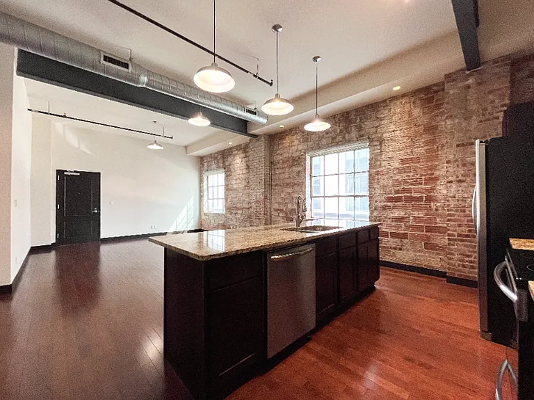Urban Sophistication at the Detroit Lofts — Photo 7