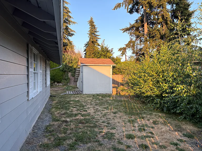 17825 Spruce Way — Photo 3