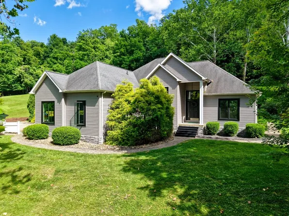 (undisclosed Address), New Martinsville, WV 26155
