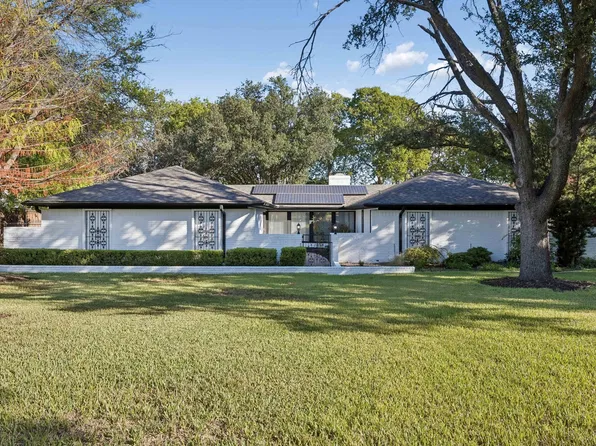 18 Legend Rd, Benbrook, TX 76132