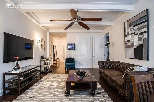 Sold by Sotheby's International Realty | media 14