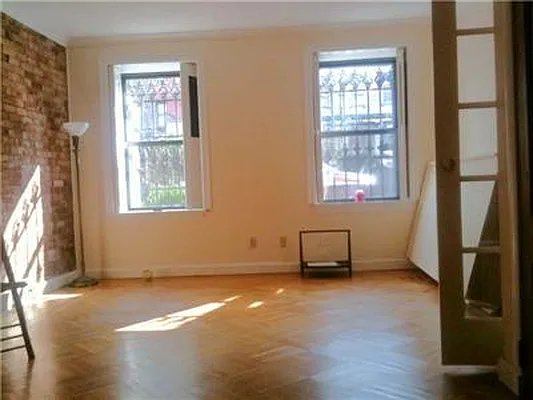 Rented by R New York | media 11