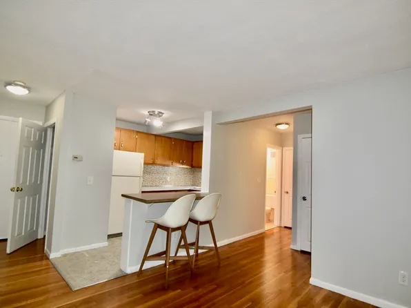 10 Linda Ln APT 3-6, Dorchester, MA 02125