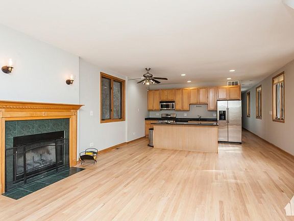 3rd image of 1401 N Artesian Ave #Dplxdwn1