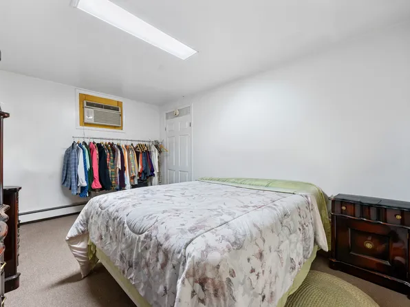 84-22 Daniels Street image 18 of 26