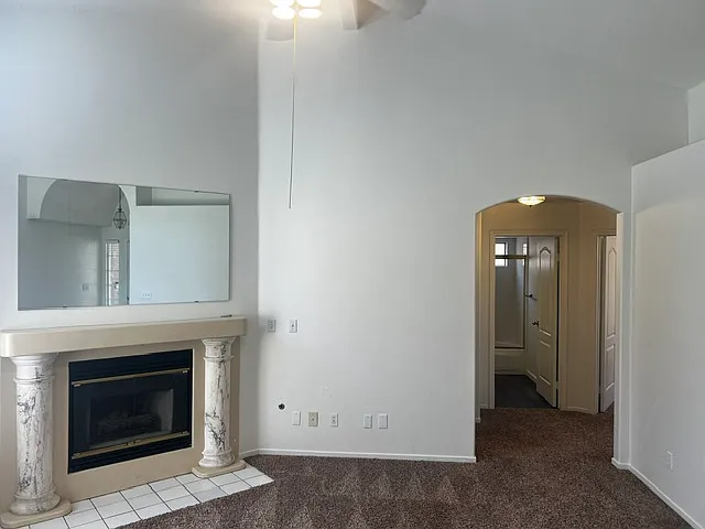 1049 E Manhattan Ave — Photo 10
