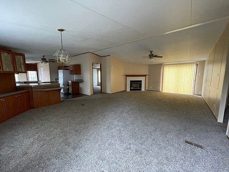2nd image of 4814 Woodlake Trl