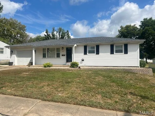 230 Kuhne Blvd, Troy, MO 63379