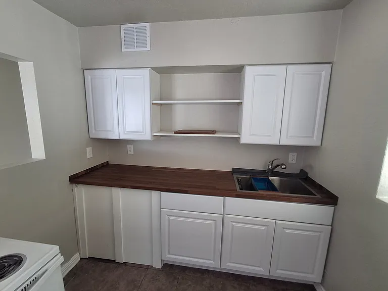 817 Stewart Ave #1 — Photo 7