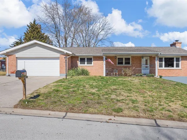 806 Clarence Dr, Saint Charles, MO 63301