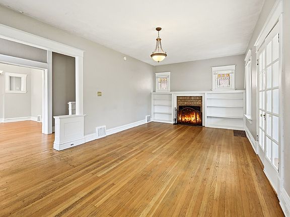 2nd image of 1525 Madison St
